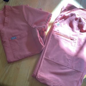 FIGS Coral catarina and Yona set